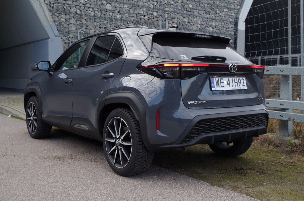 Toyota Yaris Cross 1.5 Hybrid Dynamic Force FWD 130 KM e-CVT GR SPORT A57