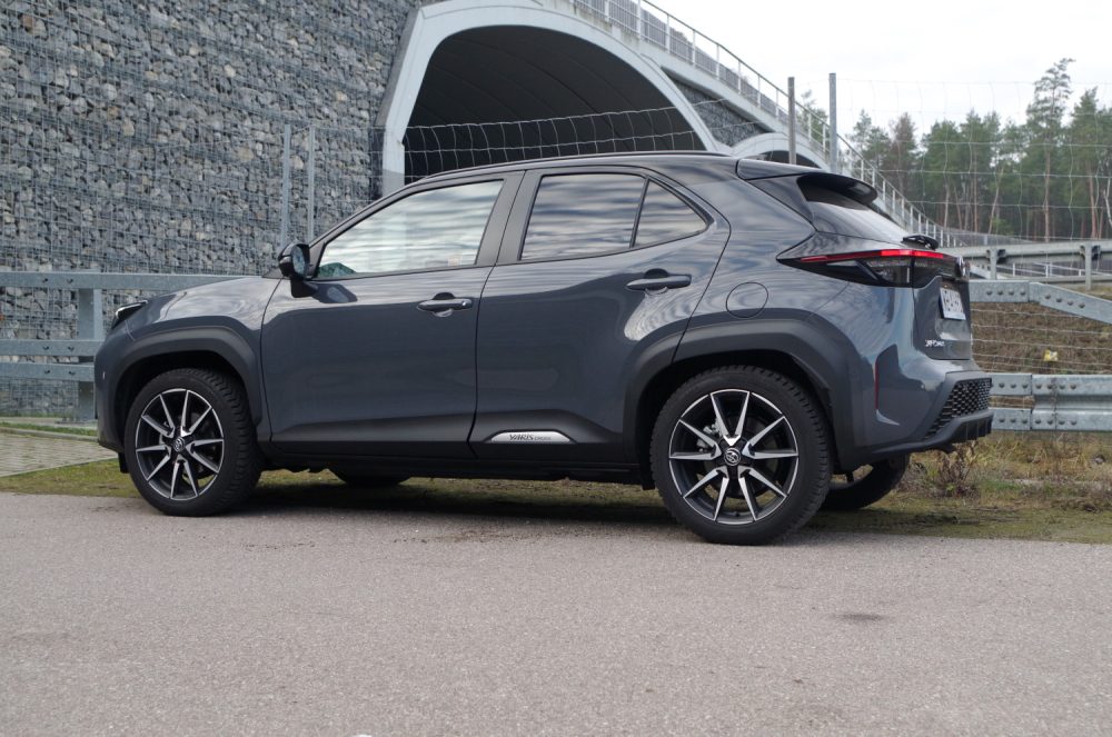 Toyota Yaris Cross 1.5 Hybrid Dynamic Force FWD 130 KM e-CVT GR SPORT A59