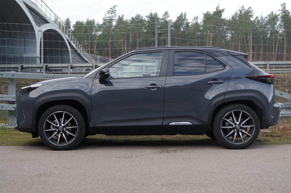 Toyota Yaris Cross 1.5 Hybrid Dynamic Force FWD 130 KM e-CVT GR SPORT A60