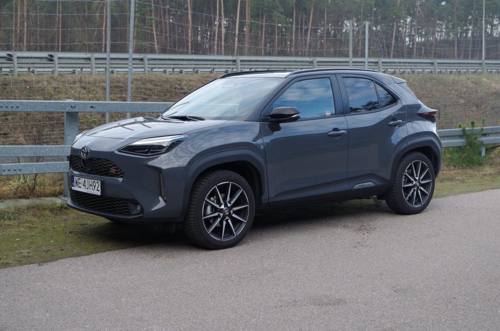 Toyota Yaris Cross 1.5 Hybrid Dynamic Force FWD 130 KM e-CVT GR SPORT A61