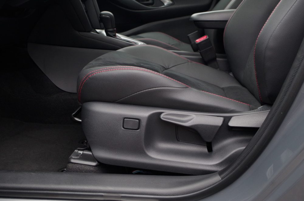 Toyota Yaris Cross 1.5 Hybrid Dynamic Force FWD 130 KM e-CVT GR SPORT B16