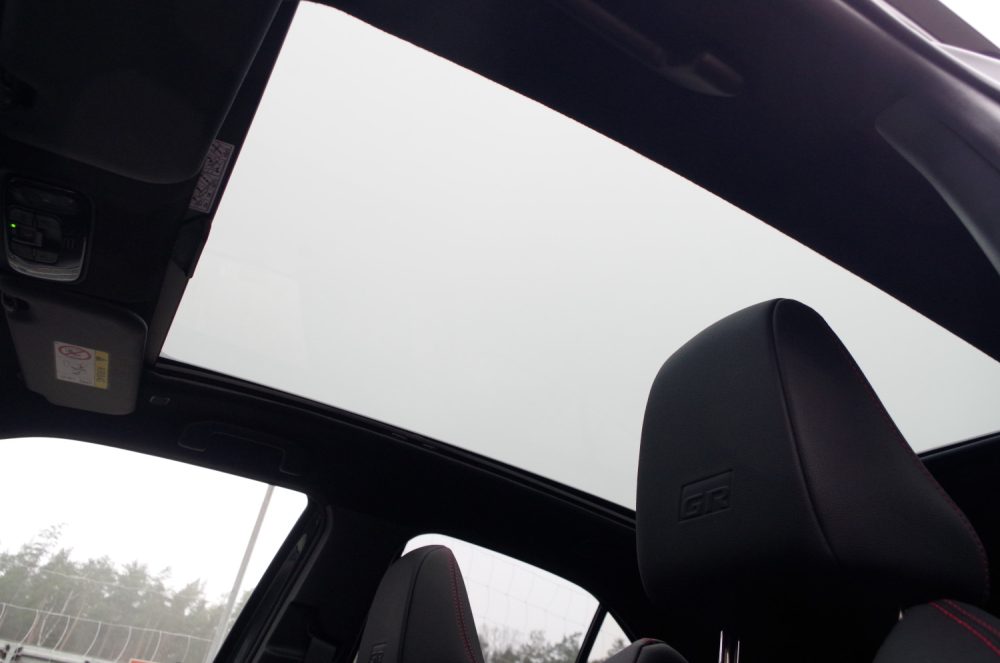 Toyota Yaris Cross 1.5 Hybrid Dynamic Force FWD 130 KM e-CVT GR SPORT B22