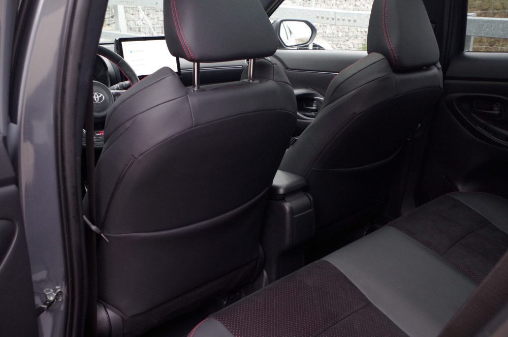 Toyota Yaris Cross 1.5 Hybrid Dynamic Force FWD 130 KM e-CVT GR SPORT B29