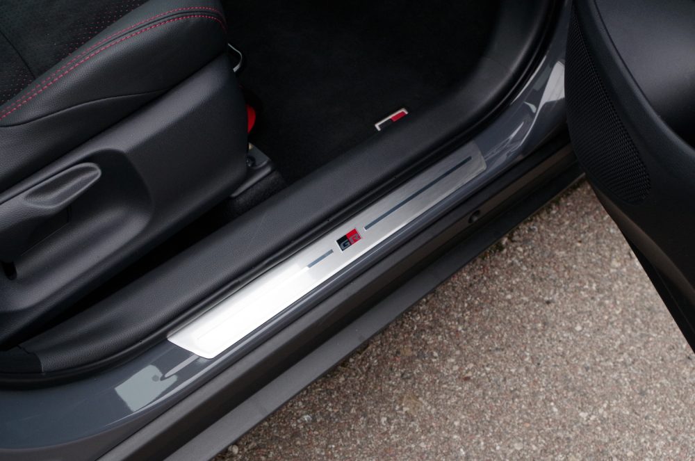 Toyota Yaris Cross 1.5 Hybrid Dynamic Force FWD 130 KM e-CVT GR SPORT B60