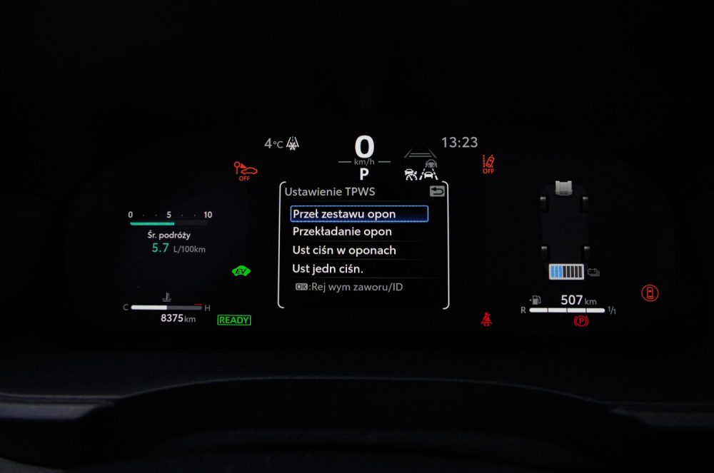 Toyota Yaris Cross 1.5 Hybrid Dynamic Force FWD 130 KM e-CVT GR SPORT C17